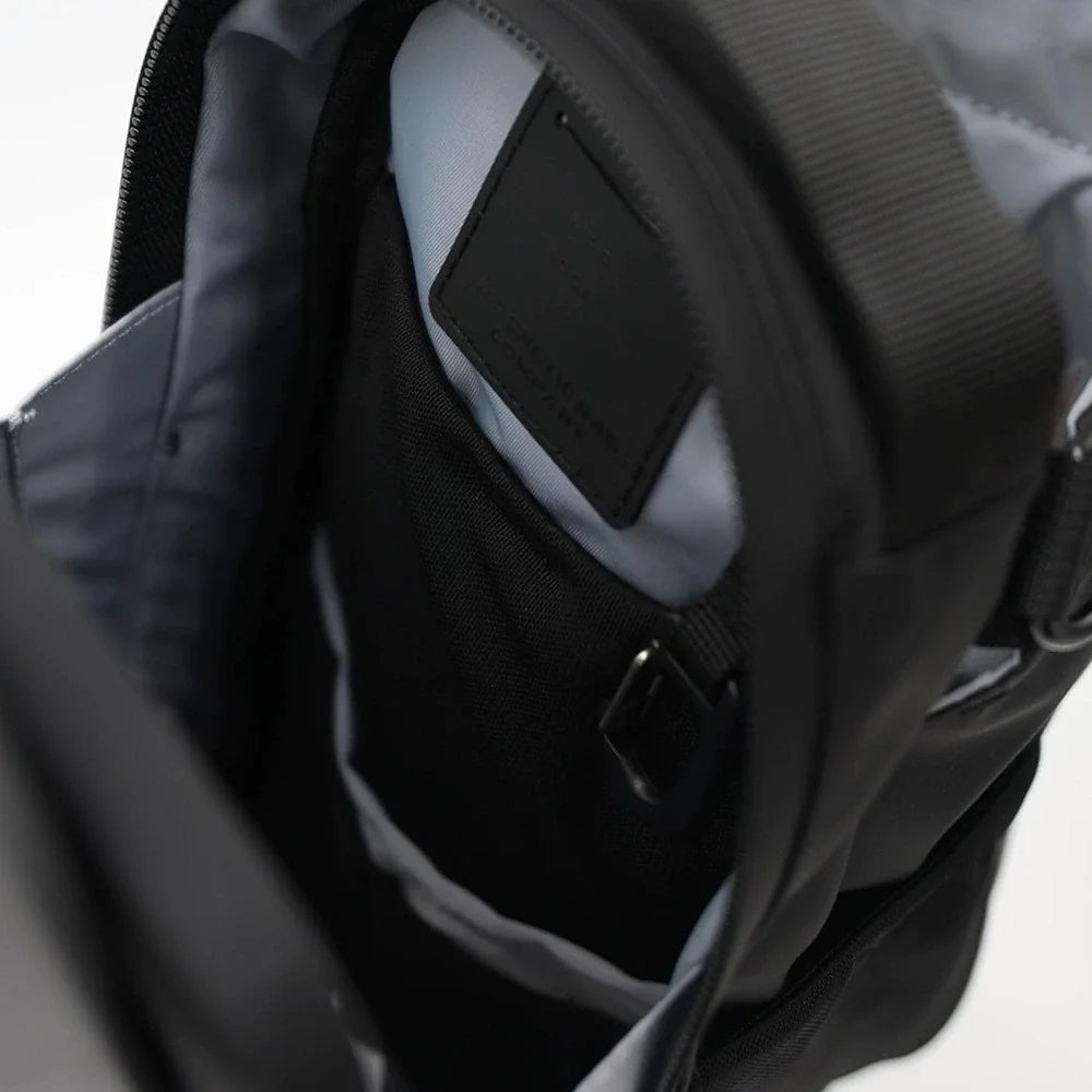 Gym Water Bottle Magnetic Bag-Ultra-Light Water-Resistant, Multi-Way Wear with Adjustable Straps for Fitness